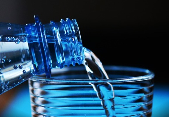 Bottle 2032980 640