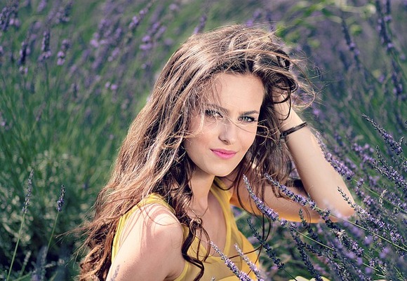 Girl 1472185 640