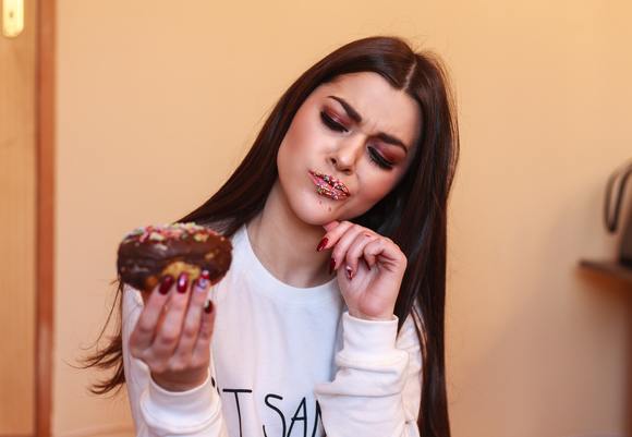 Donut eating face 799255